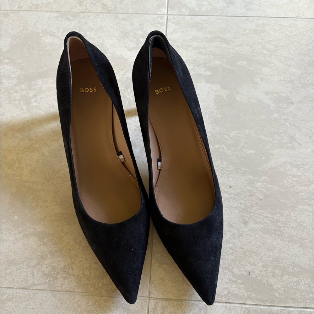 Boss Black Suede Pumps
